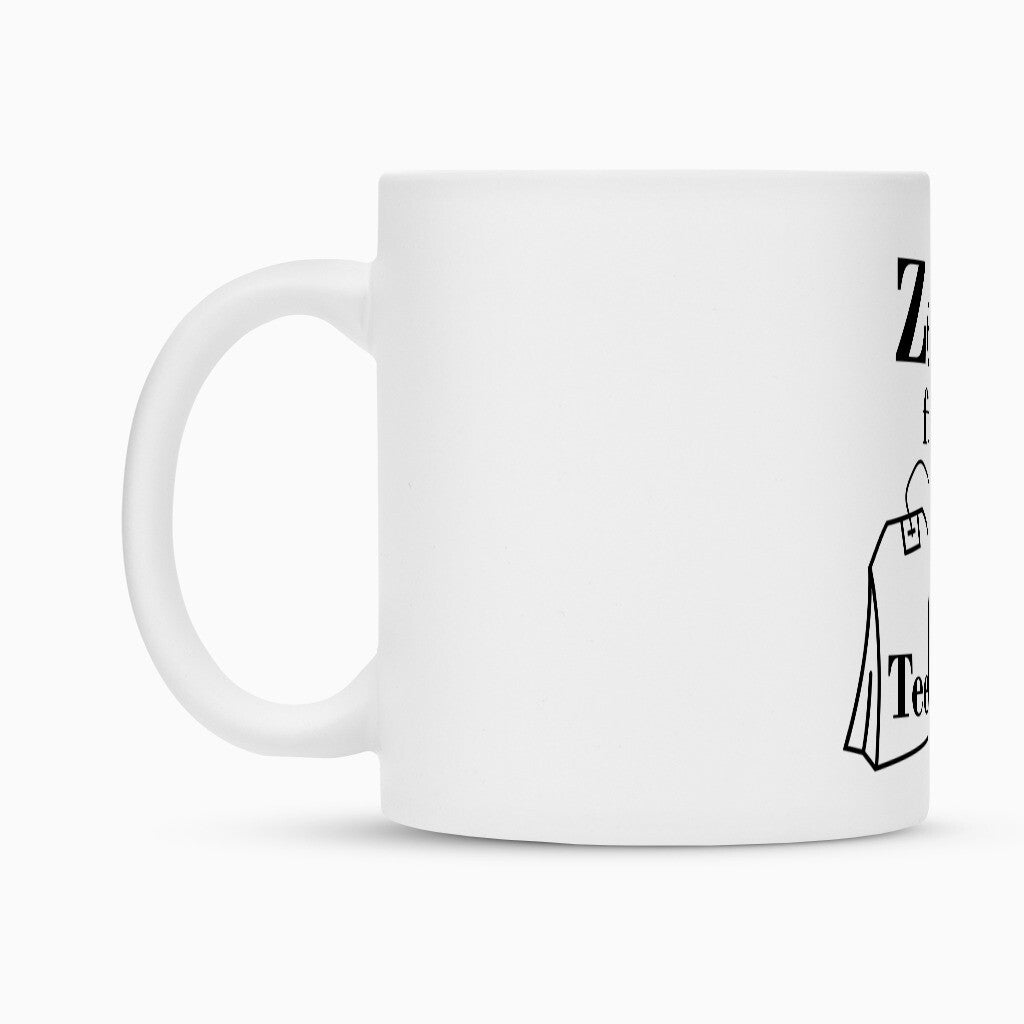 Klassische Tasse für Heißgetränke jeder Art.
• Sublimationstasse mit Duraglaze®-Beschichtung
• Keramik
• Matt-weiß
Handspülung empfohlen. Geschirrspülmaschinen könTasse Zeit für Teerapie